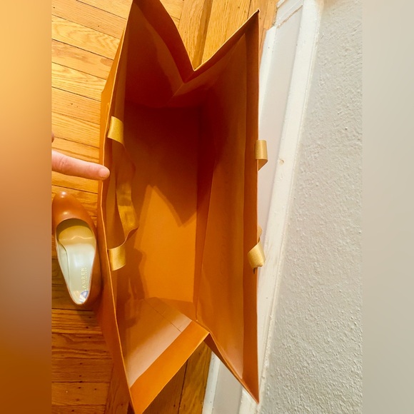 Louis Vuitton Large Paper Shopping Bag 19 x 10 x 16 Gold Handle Holiday Edition - Picture 5 of 7